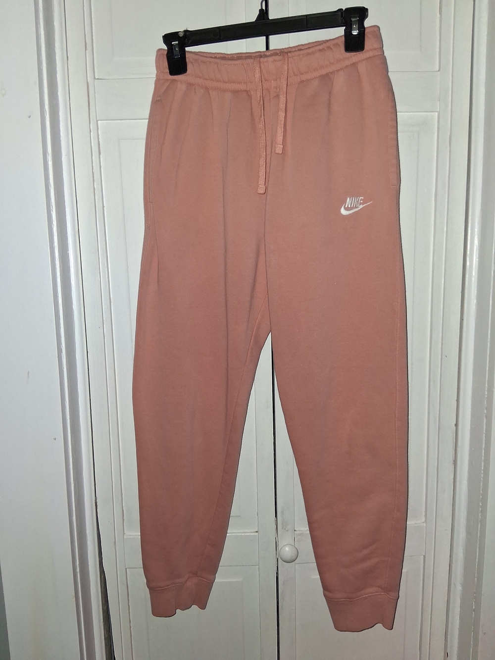 Nike Women's Pink Slim Jogger Sweatpants - Cozy Drawstring Bottoms